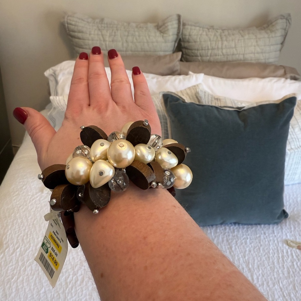 Statement Pearl & Wood Beaded Stretch Bracelet – New with Tags - Picture 7 of 9